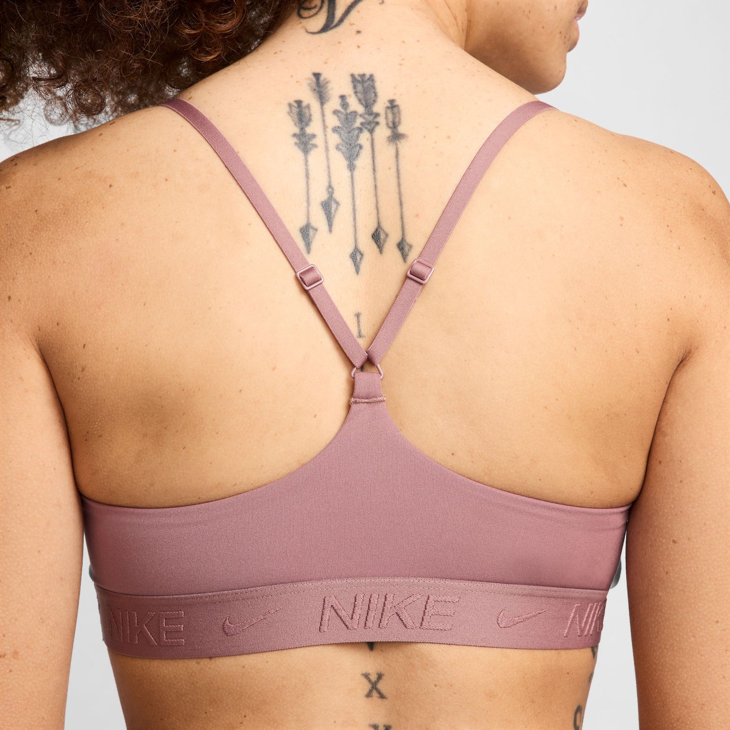 NIKE INDY TOP - LEICHTER HALT