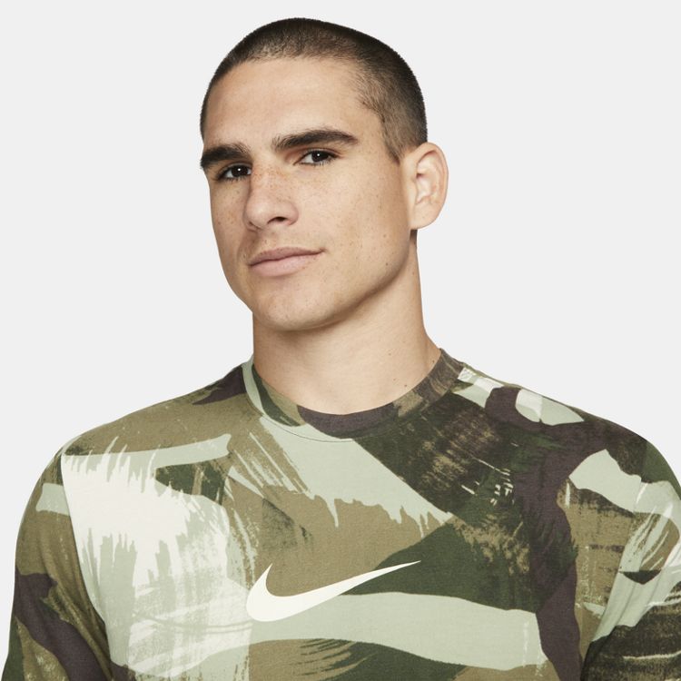 NIKE DRI-FIT CAMO-HEMD