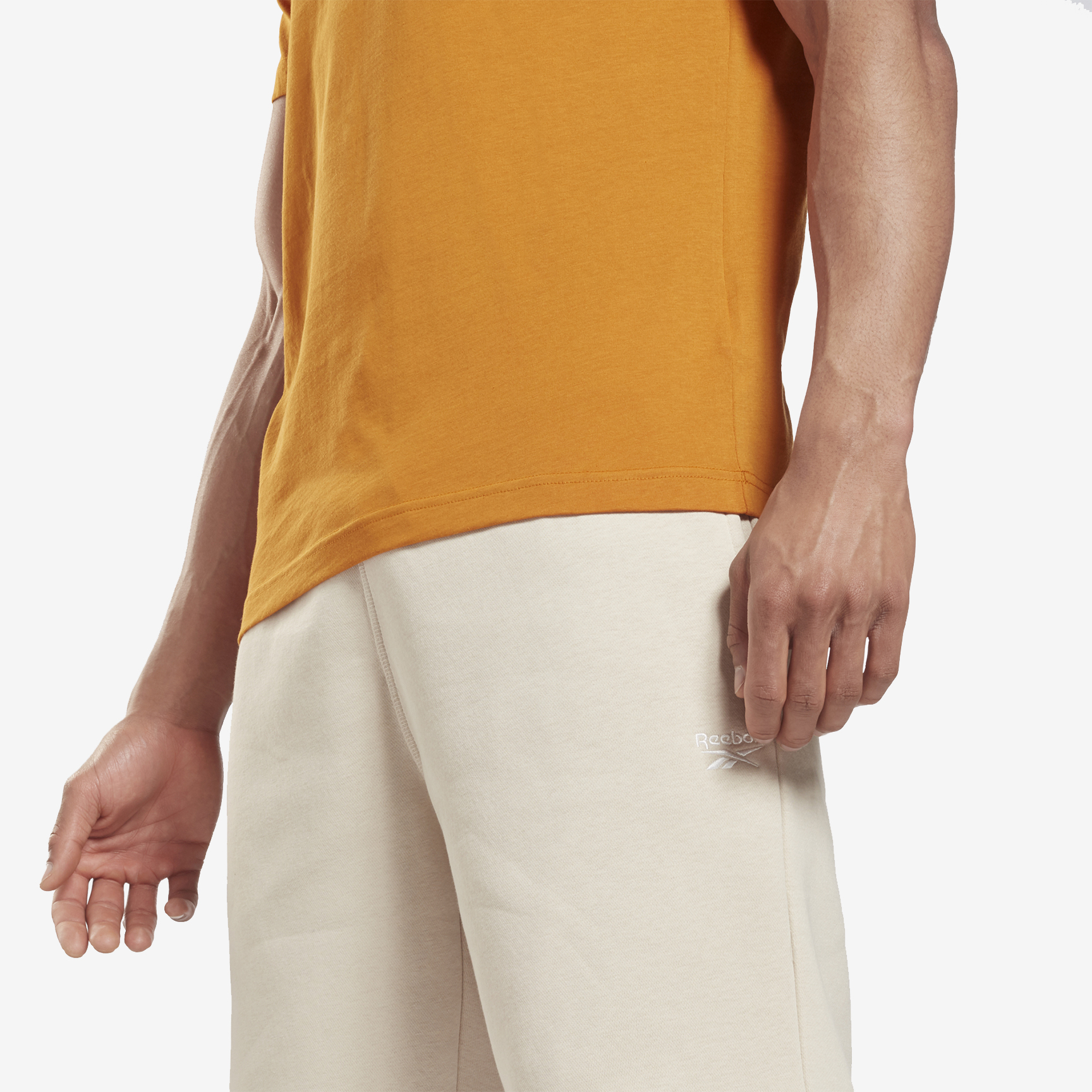 REEBOK ELEVATED GRAPHIC T-SHIRT BG267-GS4211